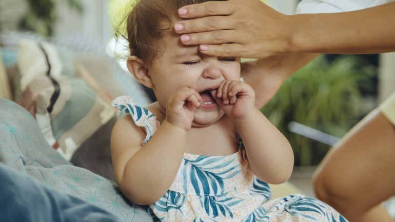 Enzephalitis: Symptome bei Babys
