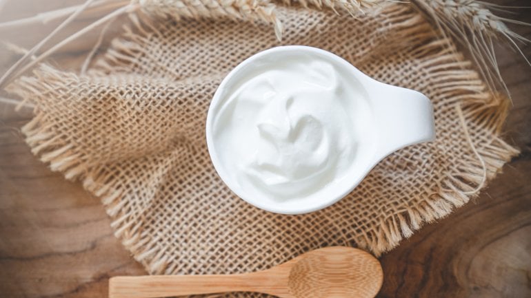 Hausmittel bei fettiger Haut: Joghurt