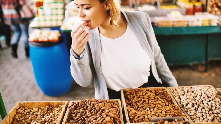 Nüsse, Samen und Körner zur Ernährung bei Endometriose