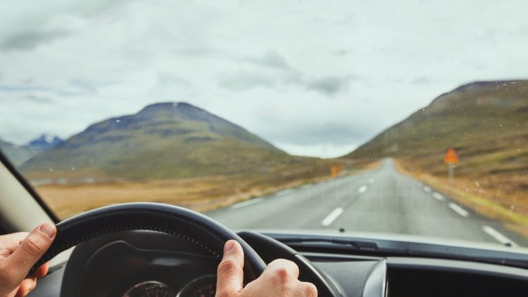 Reiseübelkeit: Erwachsene sollten selbst Autofahren
