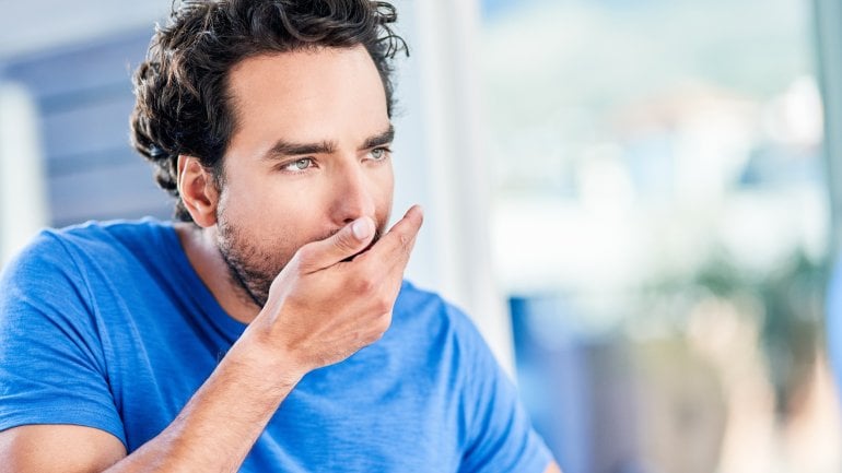 Vermehrter Speichelfluss und Mundgeruch: Symptome bei Zungenkrebs