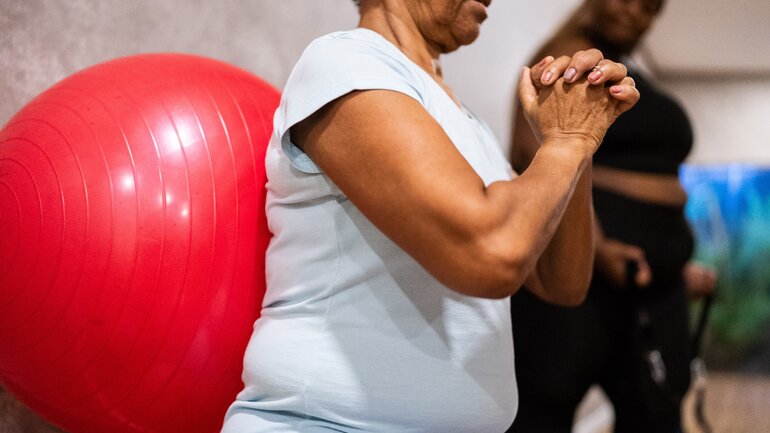 Mit Physiotherapie Arthrose behandeln