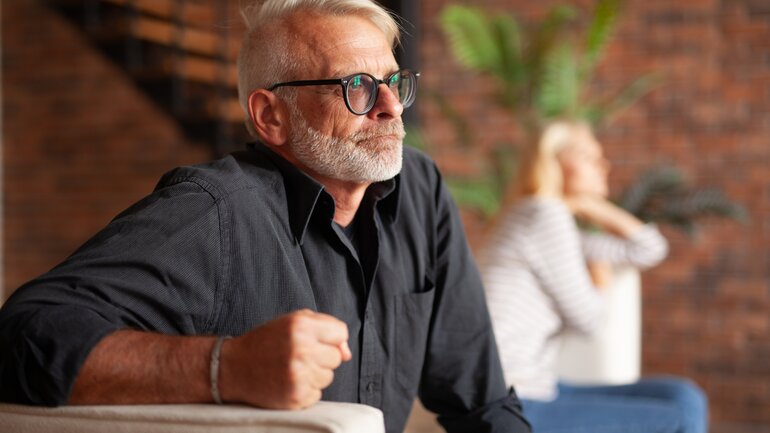 Depression: Wie Rollenbilder Männer und Frauen beeinflussen