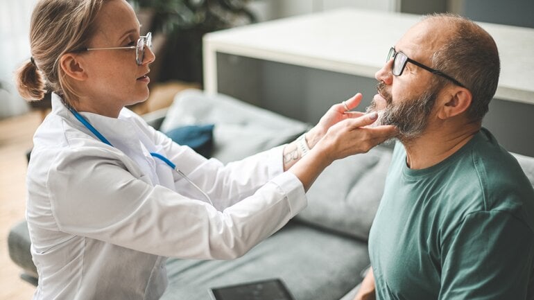 TSH: Schilddrüsenwerte im Blut bei Haarausfall