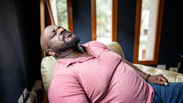 Herzinfarkt-Vorboten: Schlafstörungen und Müdigkeit