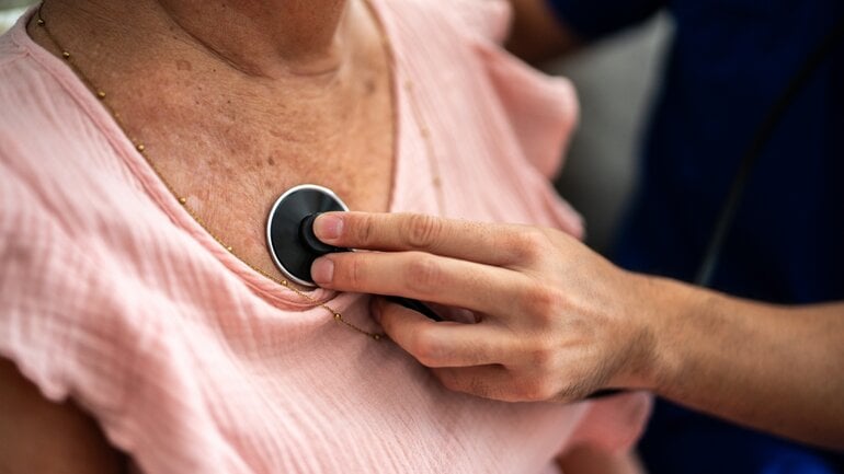 Herzinfarkt-Vorboten: Unregelmäßiger Herzschlag