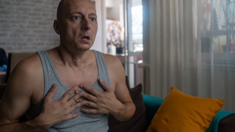 Herzinfarkt-Vorboten: Atemnot bei Belastung