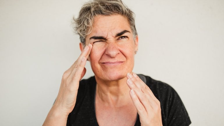 Gesichtsschmerzen können ein Symptom für Heuschnupfen sein