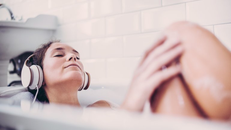 Warmes Bad hilft bei Magenkrämpfen
