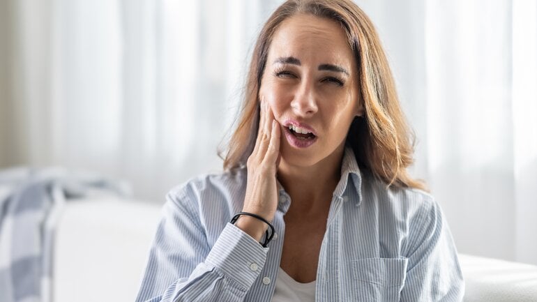 Speichelsteine: Schmerzen beim Essen sind ein Symptom