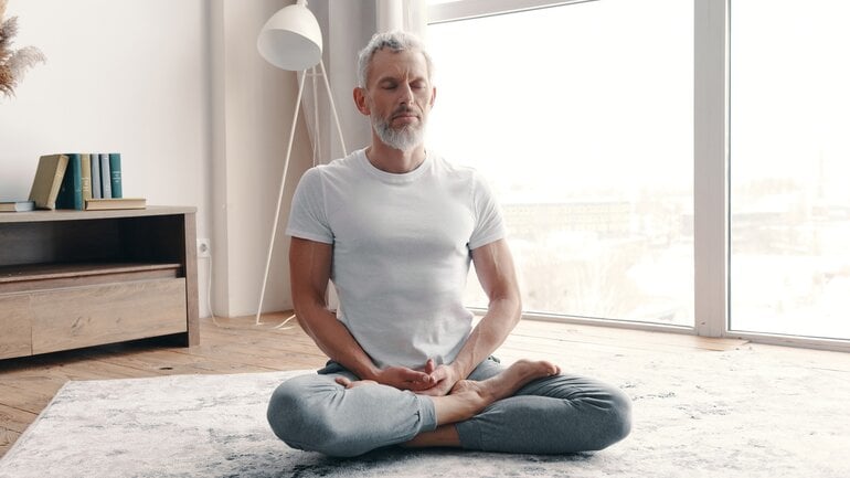 Progressive Entspannung im Sitzen: Beckenboden-Übung