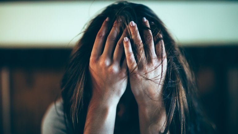 Suizidgedanken können mögliches Symptom bei bipolarer Störung sein