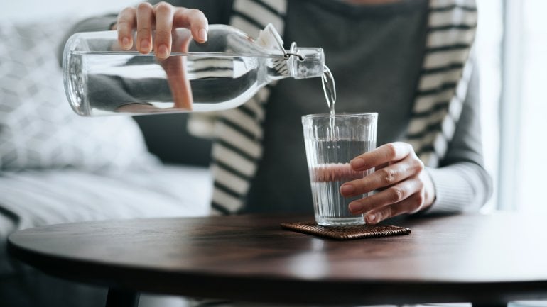 Bei Niereninsuffizienz: Trinkmenge kontrollieren