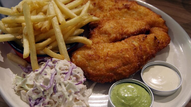 Besser meiden bei Colitis ulcerosa: Frittierte und sehr fettige Lebensmittel