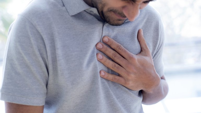 Long Covid: Brustschmerzen als Anzeichen von Herzproblemen