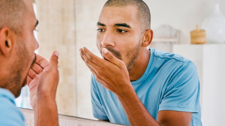 Acetongeruch der Atemluft ist Symptom bei Diabetes Typ 1