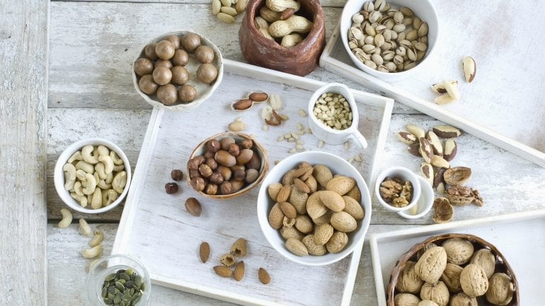 Nüsse, Samen und Kerne sind gute pflanzliche Fettquellen