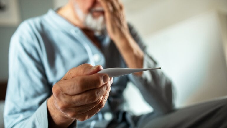 Fieber und Schüttelfrost: Symptome bei einem Pankreasabszess 