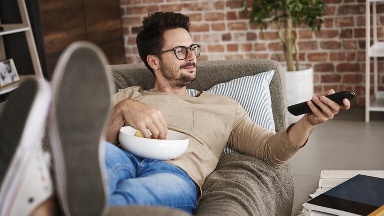 Fördert Hämorrhoiden: Langes Sitzen und Bewegungsmangel