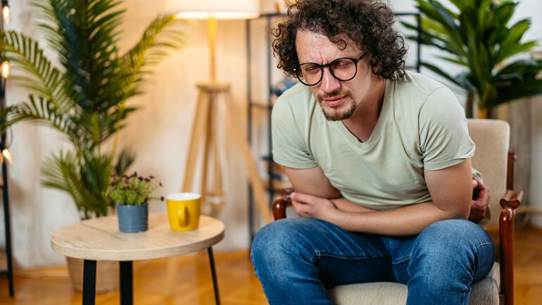 Blut im Stuhl: Darminfektionen sind mögliche Ursache