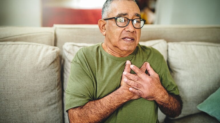 Bluthochdruck-Notfall erkennen