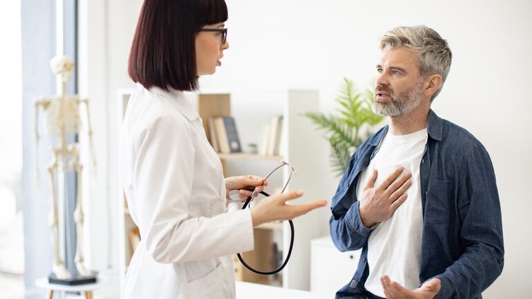 Brustkrebs beim Mann: Hautveränderungen als Symptom