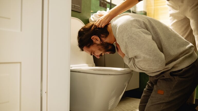 Darmdurchbruch: Übelkeit und Brechen 