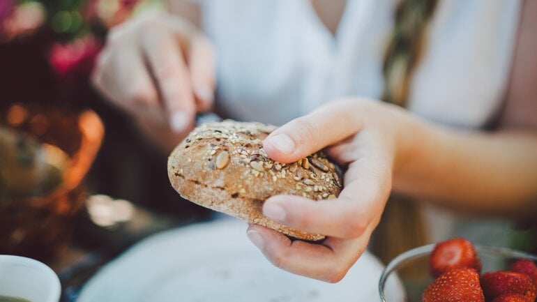 Ernährung bei Divertikulitis: Die Rolle der Ballaststoffe