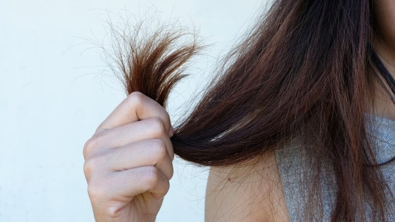 Eisenmangel: Anzeichen an den Haaren