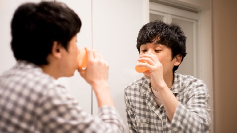 Beginnende Erkältung stoppen: Gurgeln mit Povidon