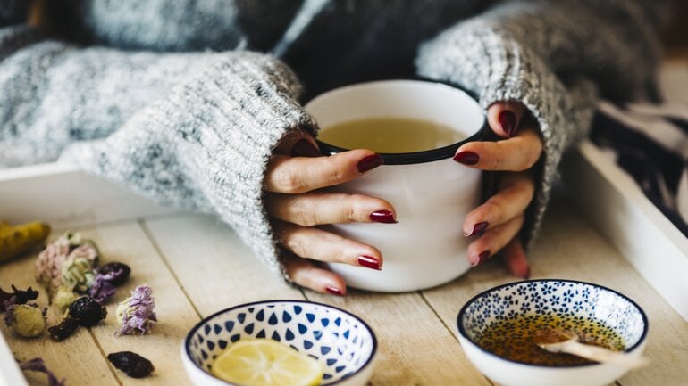 Ausreichend trinken, um eine beginnende Erkältung zu stoppen