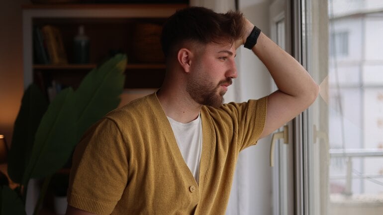 Niedergeschlagenheit ist Symptom bei Erschöpfungsdepression