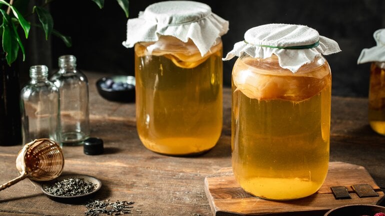 Fermentierter Tee: Wie gesund ist Kombucha? 