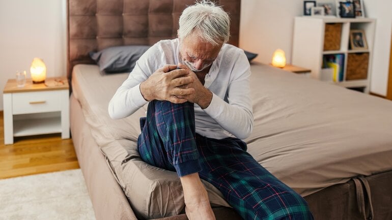 Verspannungen und Gelenksteife: Symptome bei Fibromyalgie