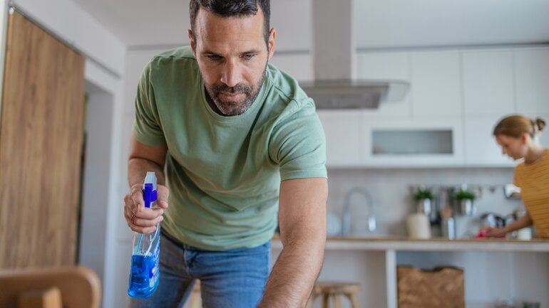 Hausmittel: Hilft Glasreiniger gegen Fruchtfliegen?