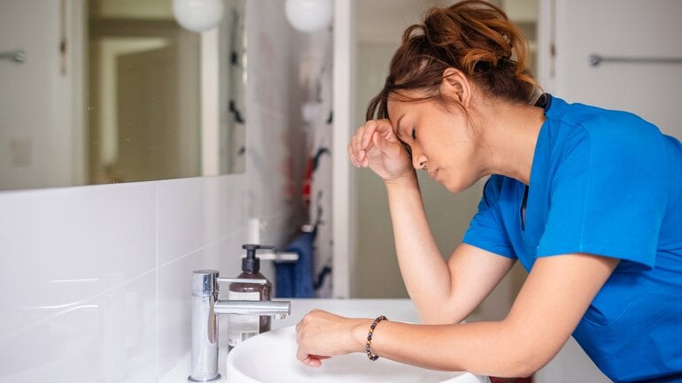 Übelkeit und Erbrechen: Symptome bei Gallenblasenkrebs