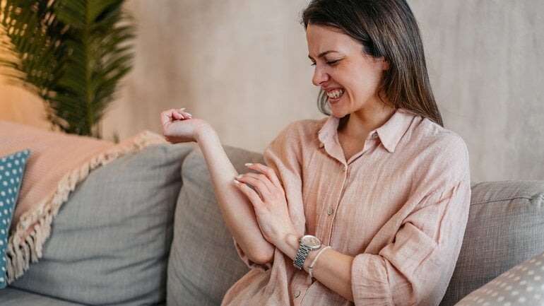 Juckreiz am ganzen Körper: Symptom bei Gelbsucht
