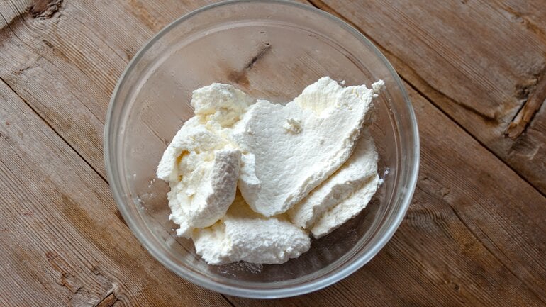 Omas Hausmittel gegen Gliederschmerzen: Quarkwickel