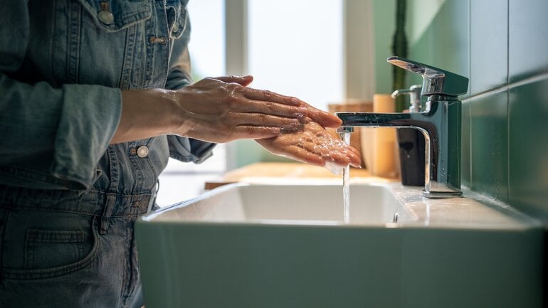 Grippe: Regelmäßig Händewaschen schützt vor Ansteckung
