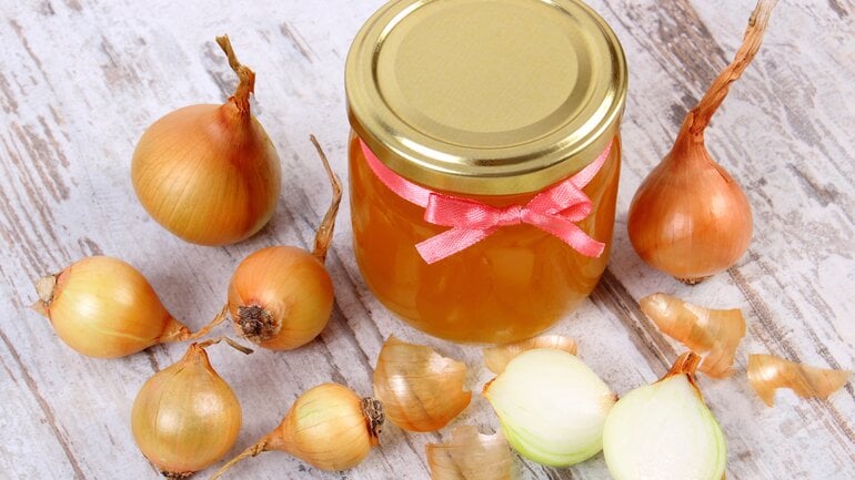 Hausmittel bei Erkältung: Zwiebelsaft