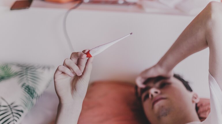 Hartnäckiger Husten mit wiederkehrendem Fieber 