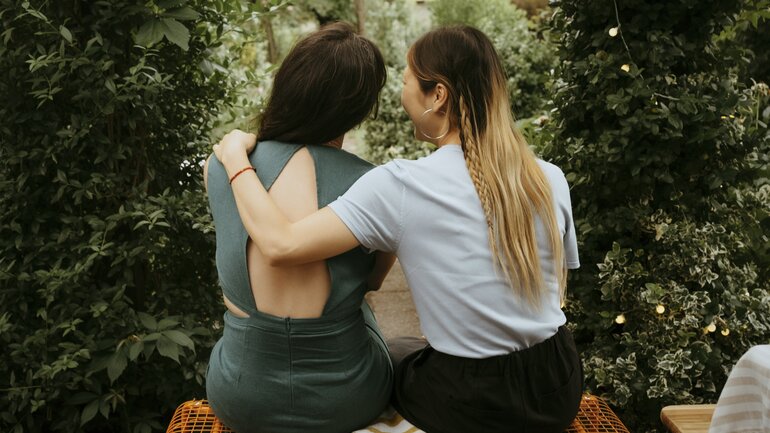 Introvertierte Menschen pflegen tiefe Bindungen