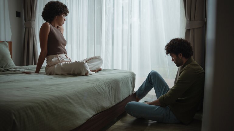 Kein Urvertrauen: Beziehungsprobleme als Folge