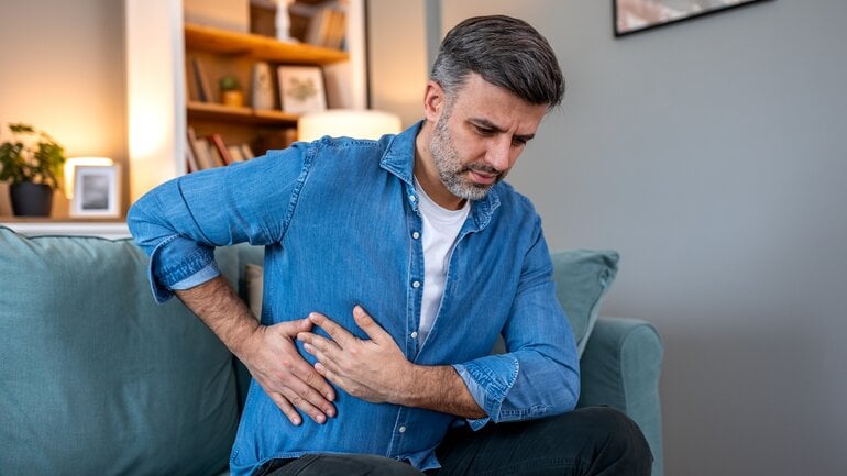 Leberfibrose: Schmerzen im rechten Oberbauch sind Symptom