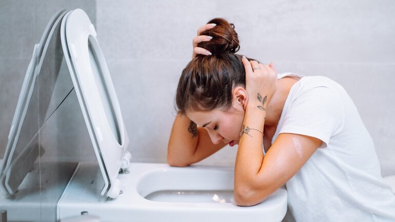 Übelkeit und Erbrechen: Symptome bei Leberinfarkt