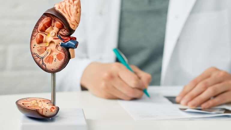 Leberkrebs kann in die Nebenniere streuen