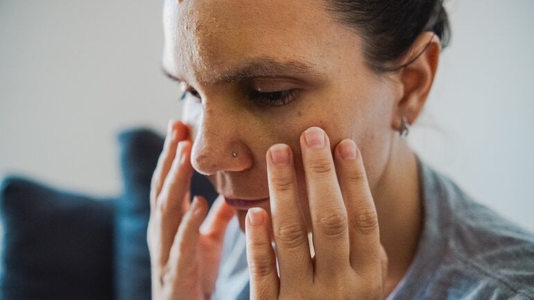 Leberzirrhose: Juckende Gesichtshaut als Anzeichen