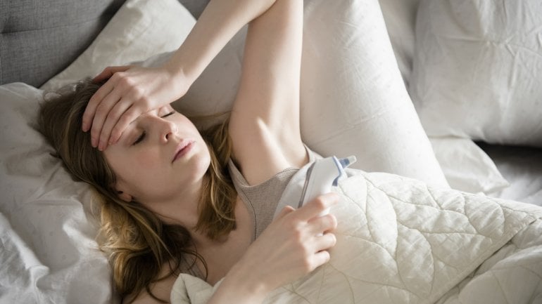 Fieber und Schüttelfrost – typische Symptome bei Lungenentzündung