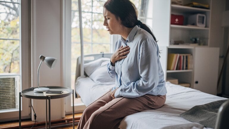 Lungenödem: Schnelle Atmung und Herzrasen sind Symptome