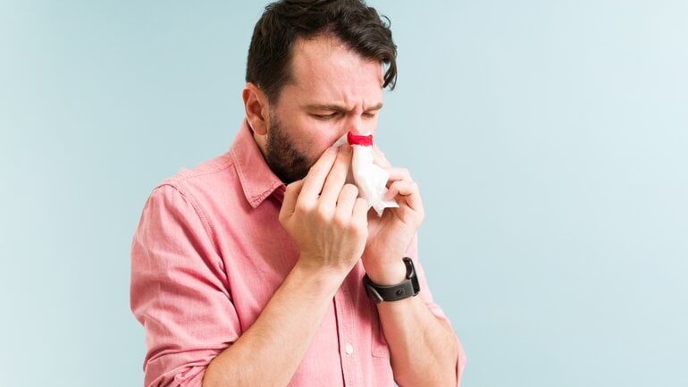 Krumme Nasenscheidewand und Nasenpolypen begünstigen Nasenbluten